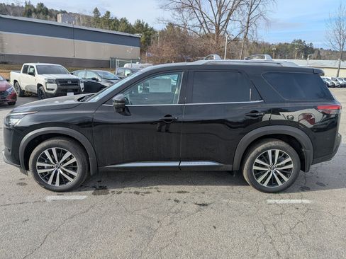 New 2025 Nissan Pathfinder Platinum w/ Cargo Package image 4