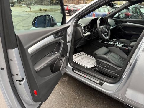 Used 2023 Audi Q5 2.0T Premium Plus w/ Premium Plus Package AWD/4WD image 13