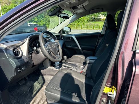 Used 2018 Toyota RAV4 LE w/ All Weather Liner Package AWD/4WD image 9