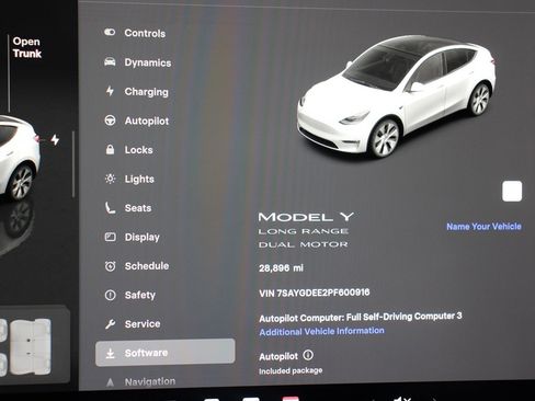Used 2023 Tesla Model Y Long Range image 9