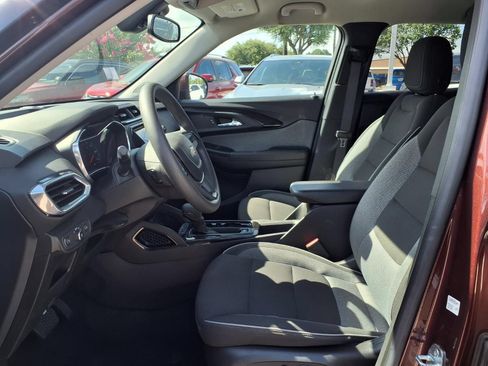 Used 2023 Chevrolet TrailBlazer LT w/ Convenience Package FWD image 17