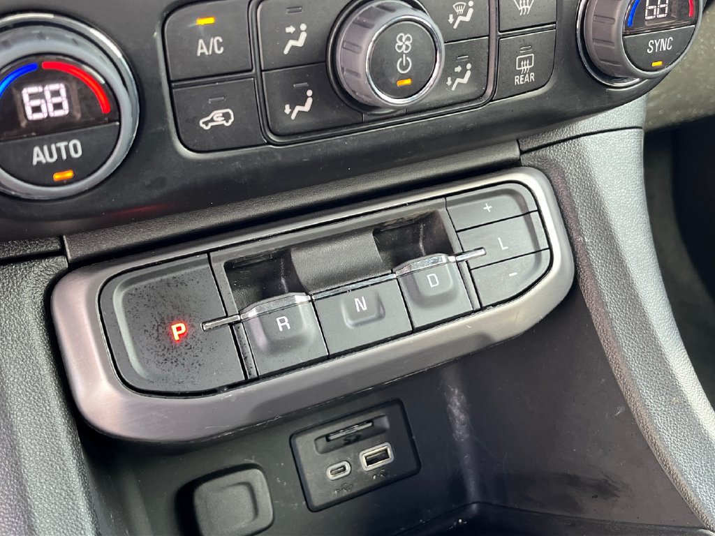 Used 2023 GMC Acadia AT4 w/ Technology Package AWD/4WD image 16