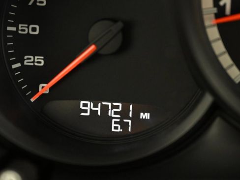 Used 2021 Porsche Macan Turbo w/ Premium Package Plus (PF0) image 33