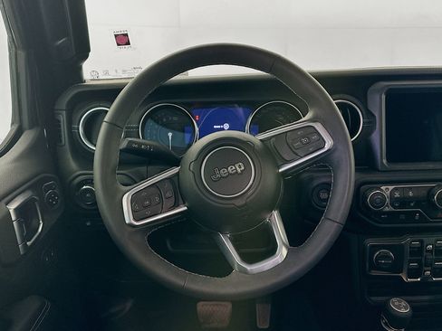 Used 2023 Jeep Wrangler Sahara w/ Cold Weather Group image 17