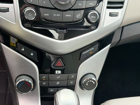 Used 2011 Chevrolet Cruze LT image 15