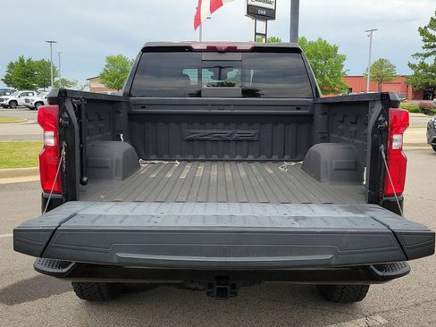 Used 2022 Chevrolet Silverado 1500 ZR2 w/ Technology Package AWD/4WD image 8