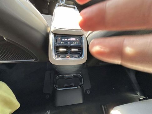 New 2026 Volvo XC90 B5 Plus image 17