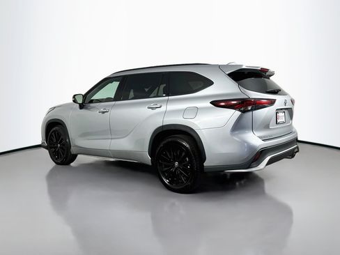 Certified 2025 Toyota Highlander XSE AWD/4WD image 5