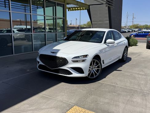 Used 2024 Genesis G70 2.5T image 2