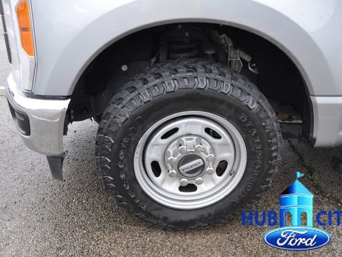 Used 2023 Ford F250 XL w/ 360-Degree Camera Package RWD image 9
