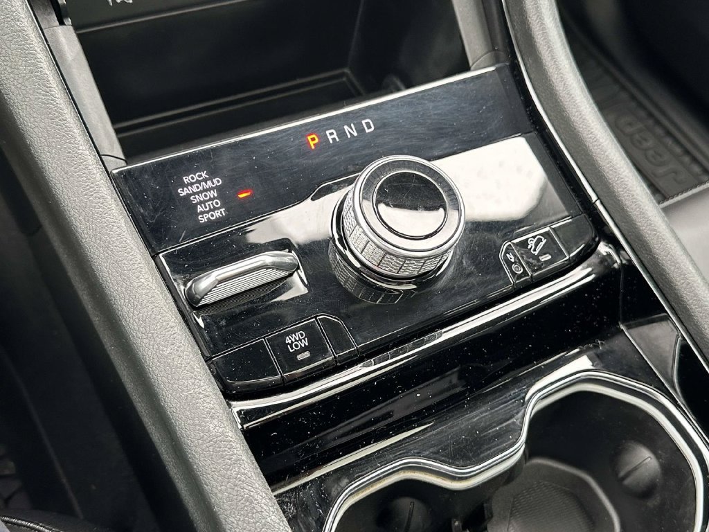 Used 2023 Jeep Grand Cherokee 4WD 4xe image 30