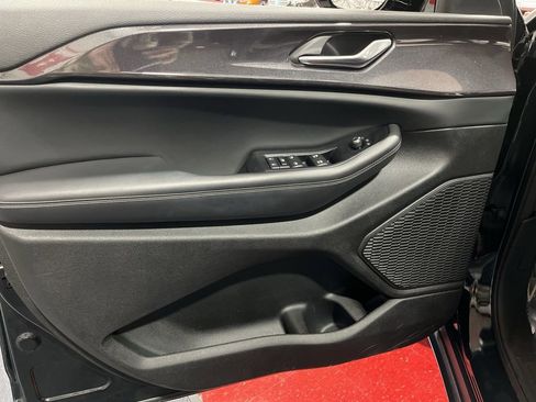 Used 2023 Jeep Grand Cherokee Altitude image 19