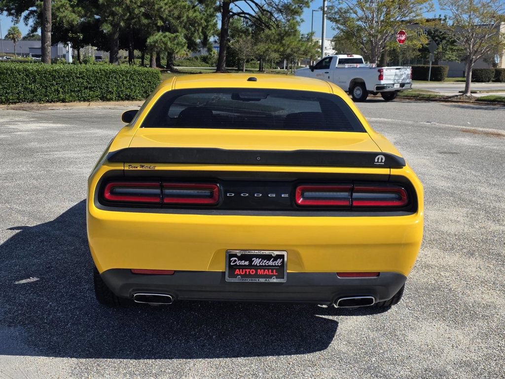 Used 2018 Dodge Challenger SXT w/ Blacktop Package RWD image 4
