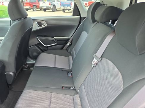 Used 2025 Kia Soul LX w/ LX Technology Package FWD image 11