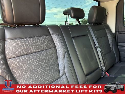 Used 2024 Toyota Tundra Limited AWD/4WD image 31
