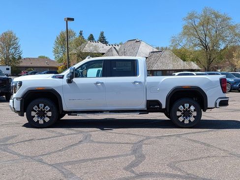 New 2026 GMC Sierra 3500 Denali w/ Denali Reserve Package AWD/4WD image 7