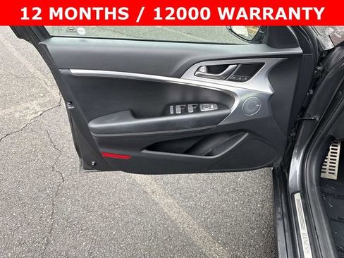 Used 2019 Genesis G70 3.3T Advanced image 13