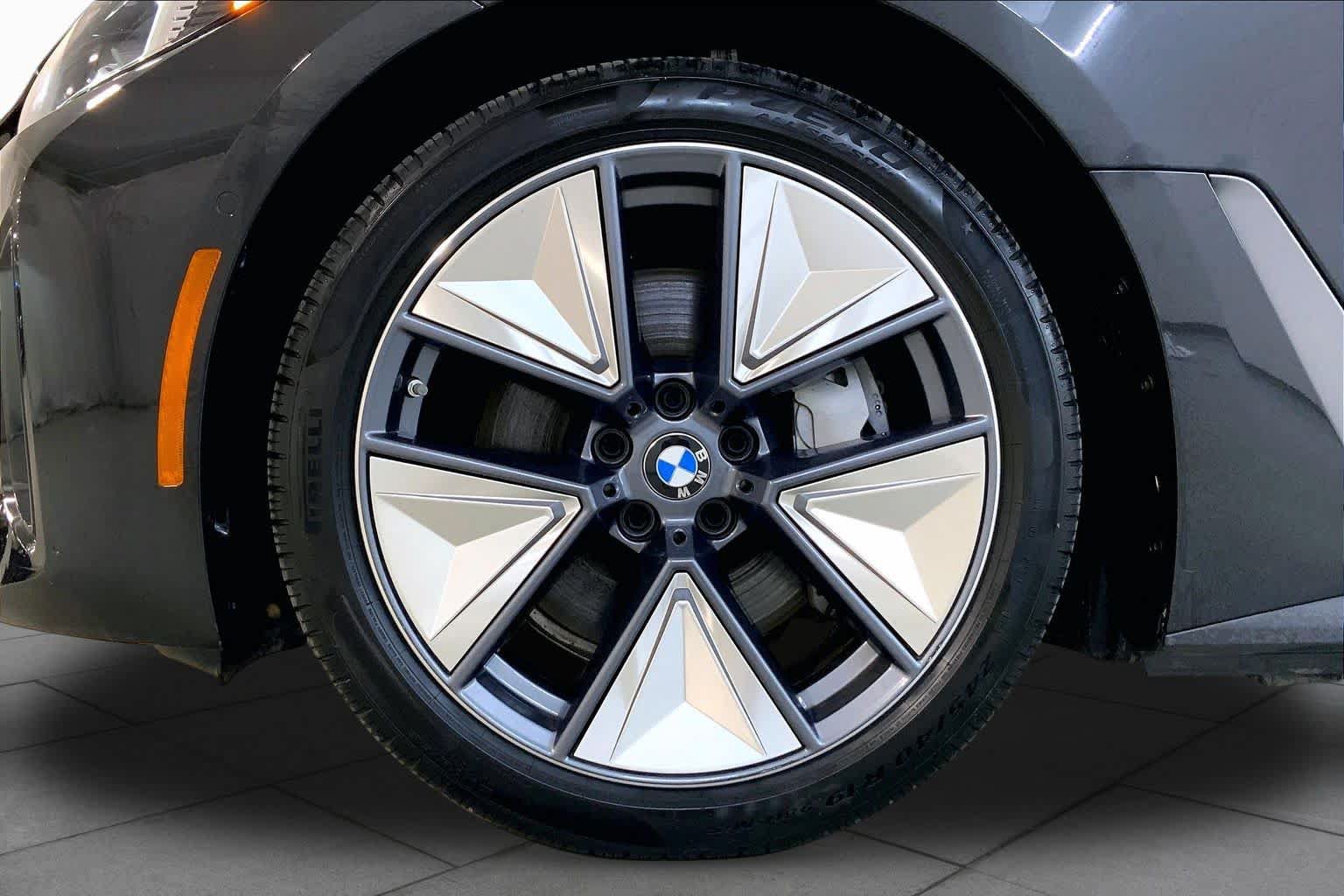 Used 2025 BMW i4 xDrive40i w/ Premium Package AWD/4WD image 10
