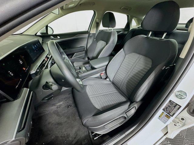 New 2025 Kia K5 LXS FWD image 19