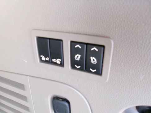 Used 2016 Chevrolet Tahoe LTZ image 17