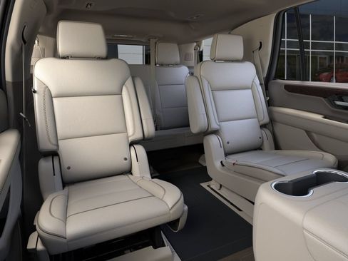 New 2026 GMC Yukon Denali w/ Denali Reserve Package AWD/4WD image 17