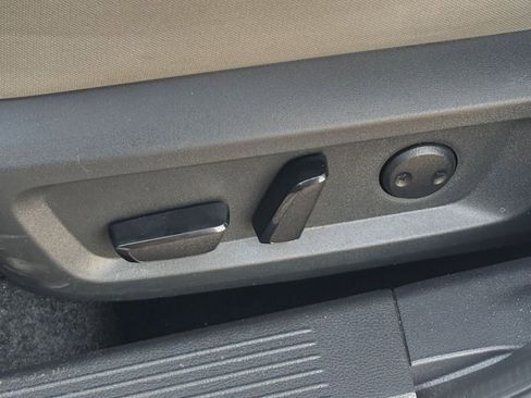 Used 2025 Nissan Rogue SV image 22