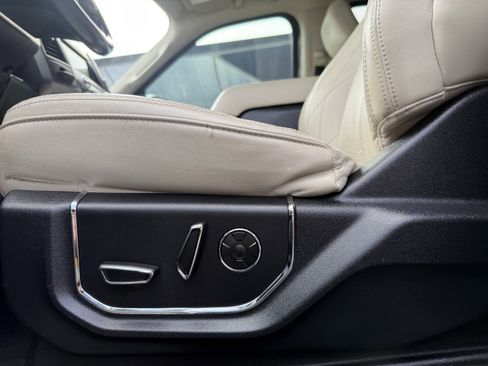 Used 2019 Ford Expedition Platinum image 15