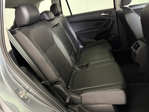 Used 2019 Volkswagen Tiguan SE w/ Panoramic Sunroof Package image 31