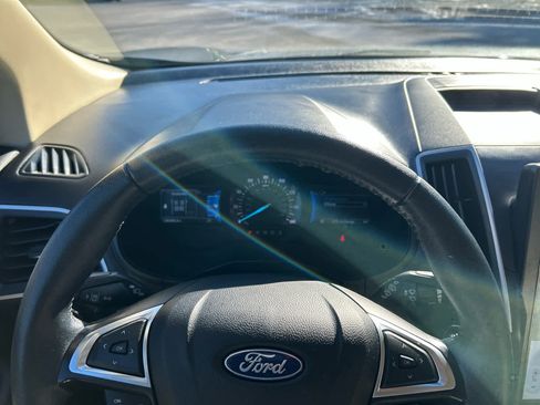 Used 2022 Ford Edge SEL w/ Convenience Package image 19