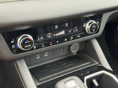 New 2025 Mitsubishi Outlander SEL image 30