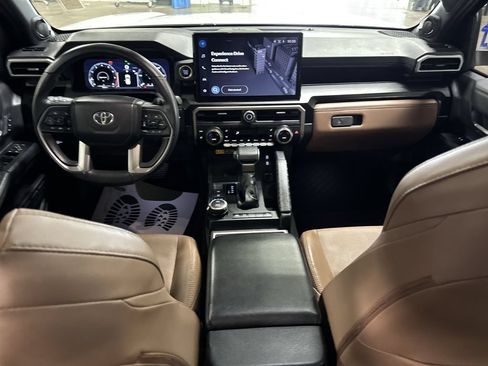 Used 2025 Toyota 4Runner Limited w/ Tow Technology Package AWD/4WD image 26
