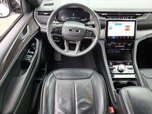 Certified 2023 Jeep Grand Cherokee Overland image 21