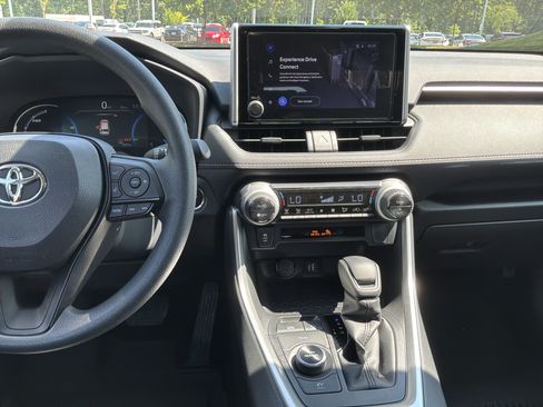 Used 2025 Toyota RAV4 XLE AWD/4WD image 29