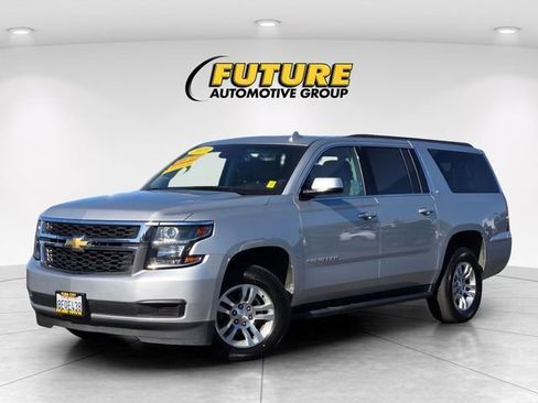 Used 2019 Chevrolet Suburban LT image 10