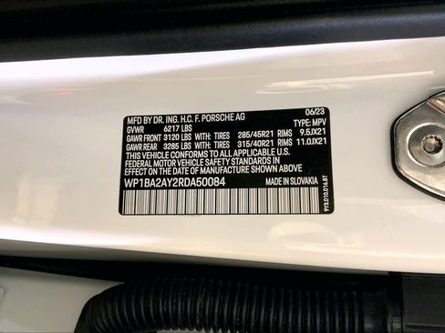 Used 2024 Porsche Cayenne Coupe image 36