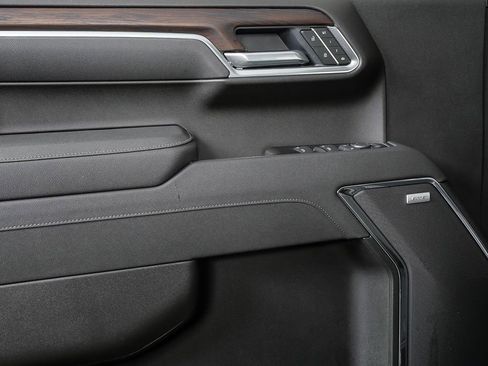 New 2026 GMC Sierra 1500 SLT w/ SLT Convenience Package image 6