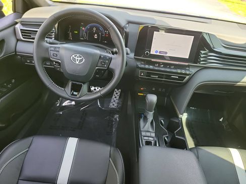 Used 2026 Toyota Camry SE FWD image 27