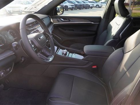 New 2025 Jeep Grand Cherokee L Overland w/ Luxury Tech Group IV image 19