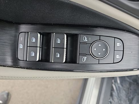 Used 2023 Nissan Rogue SL image 31