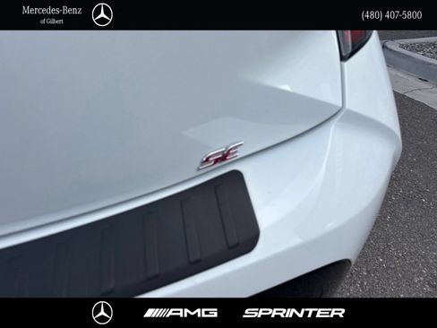 Used 2022 Toyota Corolla SE w/ Carpet Mat Package (TMS) FWD image 5