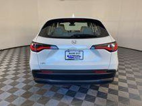 Used 2023 Honda HR-V LX image 17