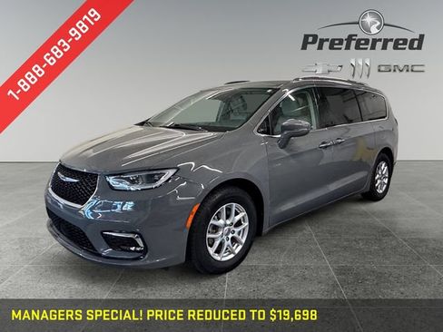 Used 2021 Chrysler Pacifica Touring-L FWD image 11