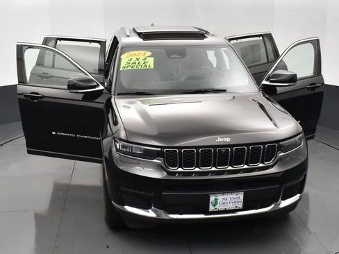 Used 2024 Jeep Grand Cherokee L Limited w/ Luxury Tech Group II image 10