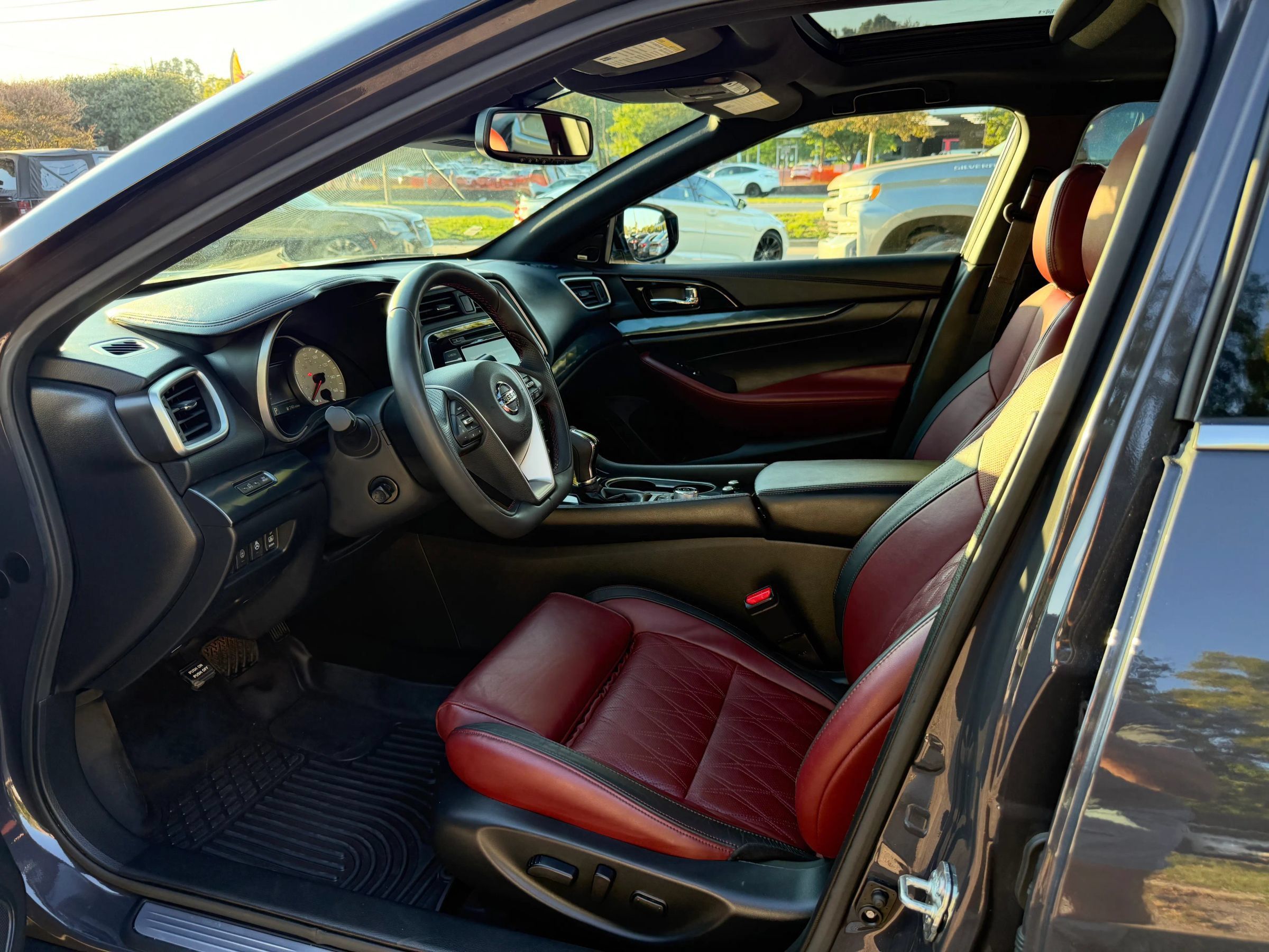 Used 2021 Nissan Maxima Platinum w/ 40th Anniversary Package FWD image 9