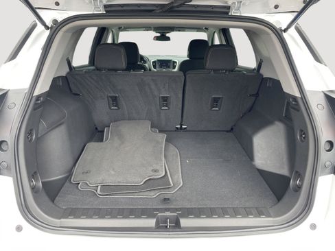 Used 2023 GMC Terrain SLE FWD image 27