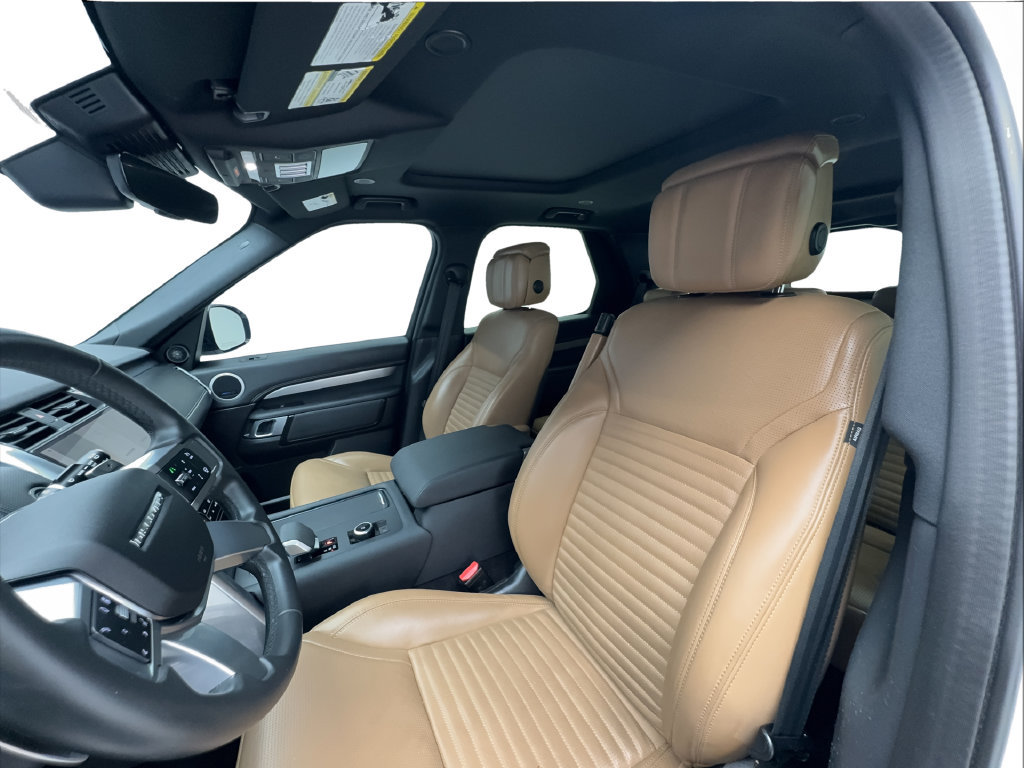 Used 2024 Land Rover Discovery Dynamic SE AWD/4WD image 20