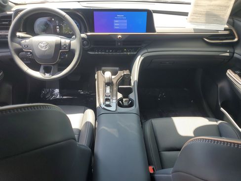 Certified 2024 Toyota Crown AWD/4WD image 15