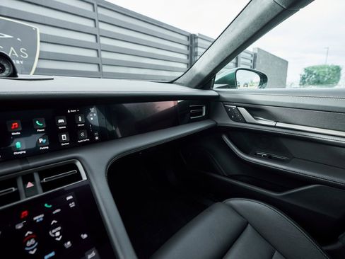 Used 2025 Porsche Taycan Turbo S w/ Premium Package image 80