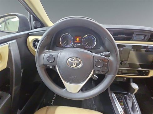 Used 2017 Toyota Corolla LE image 16