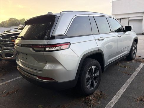Used 2022 Jeep Grand Cherokee Limited 4xe AWD/4WD image 3